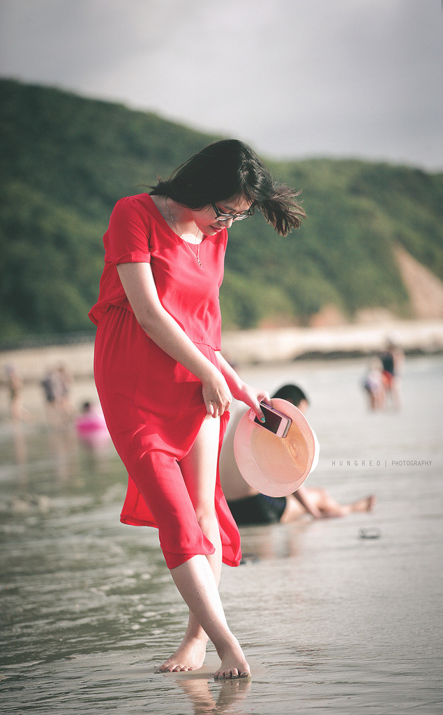 他每挺进一下女人就呻吟
